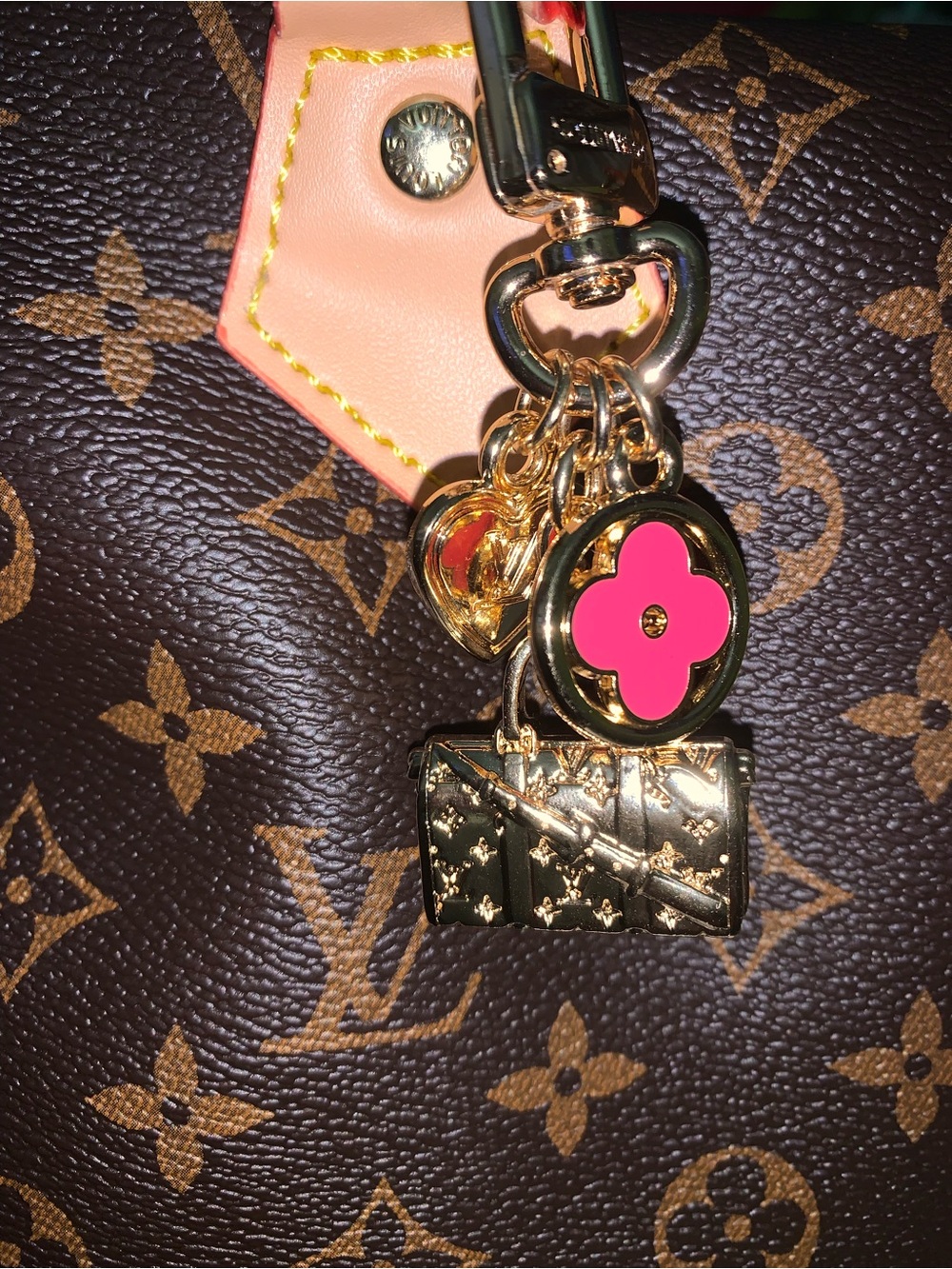 Fashion inspired monogram bag charm keychain - Picture 3 of 5